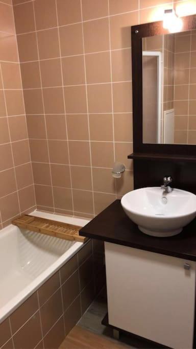 Au Bout Du Bois Piscine Sauna Hammam Accessible En Saison Et Le Logement Accessible Toute L Annee Ле-Дезерт Экстерьер фото